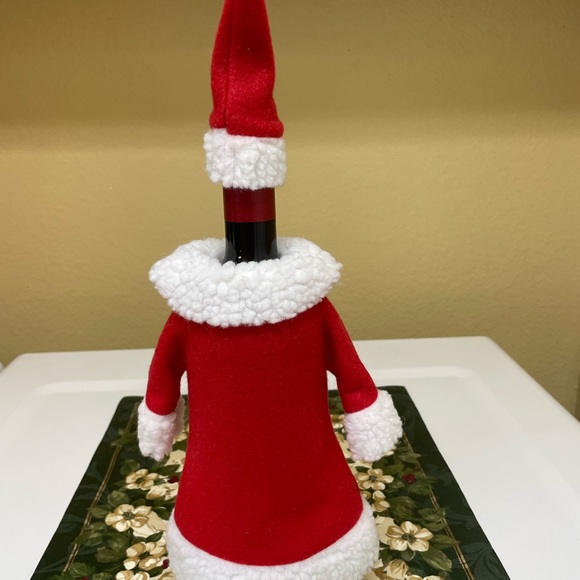 NWOT Christmas Wine Gift Bag. Red Santa Suit & Hat Trimmed with White Faux Fur - Picture 2 of 3